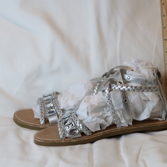 Flat sandals. NEW. Never worn. - Picture 3 of 4